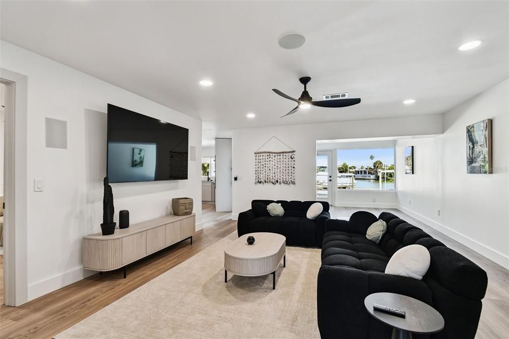 На продажу: $1,975,000 (4 спален, 3 ванн, 2372 Квадратных фут)