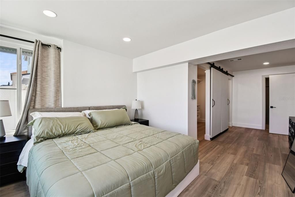 На продажу: $1,975,000 (4 спален, 3 ванн, 2372 Квадратных фут)