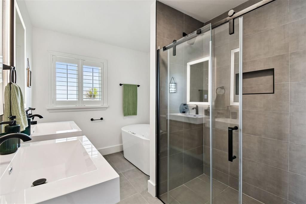 На продажу: $1,975,000 (4 спален, 3 ванн, 2372 Квадратных фут)