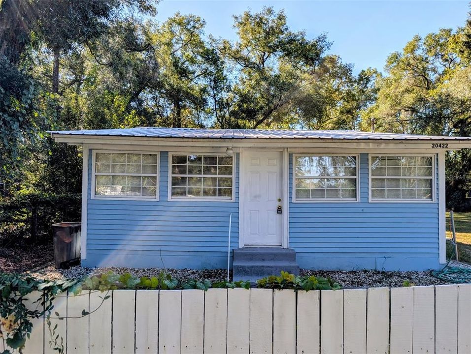 For Sale: $195,000 (2 beds, 2 baths, 912 Square Feet)