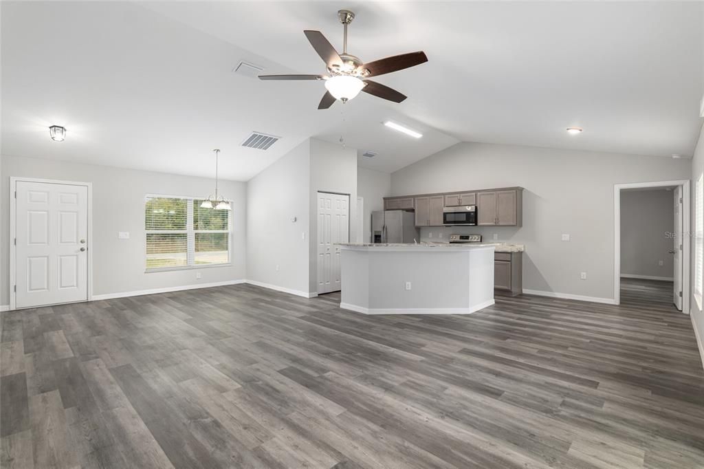 В аренду: $1,845 (3 спален, 2 ванн, 1416 Квадратных фут)