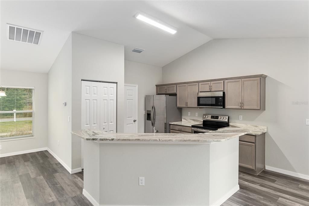 В аренду: $1,845 (3 спален, 2 ванн, 1416 Квадратных фут)