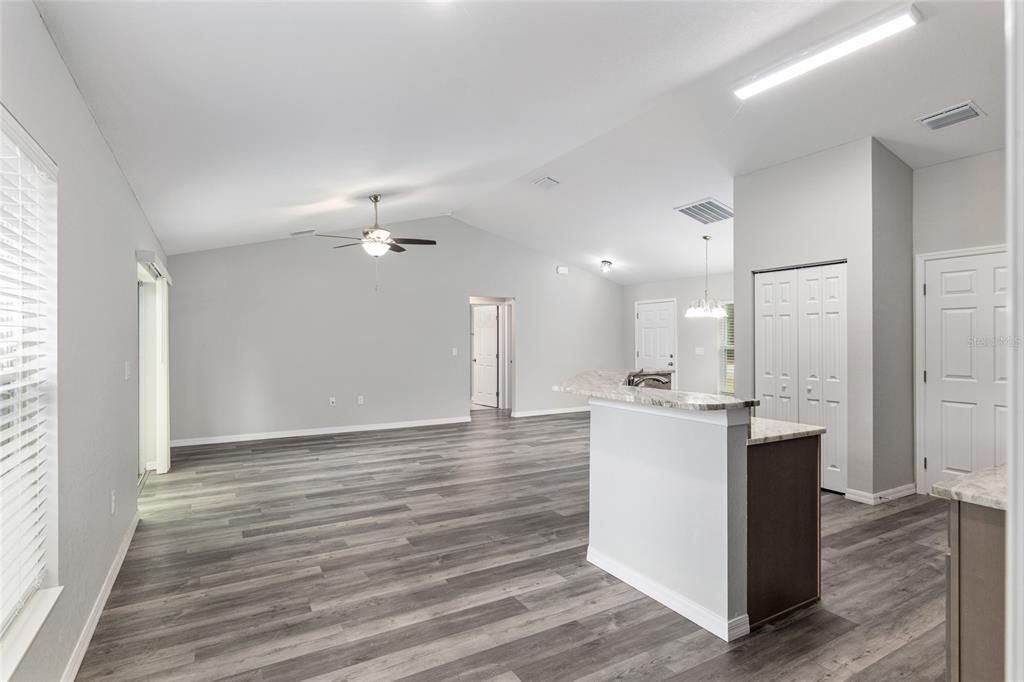 В аренду: $1,845 (3 спален, 2 ванн, 1416 Квадратных фут)