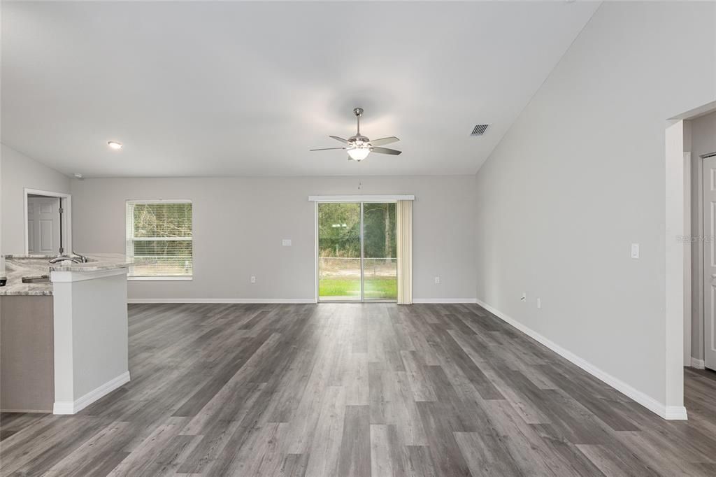 В аренду: $1,845 (3 спален, 2 ванн, 1416 Квадратных фут)