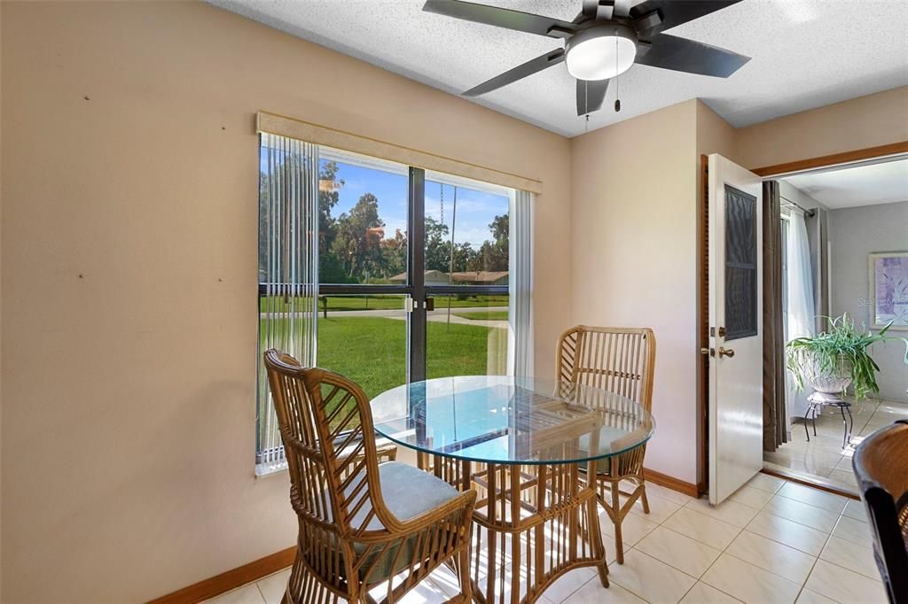 En Venta: $359,900 (3 camas, 3 baños, 1963 Pies cuadrados)