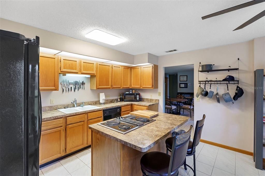 En Venta: $359,900 (3 camas, 3 baños, 1963 Pies cuadrados)