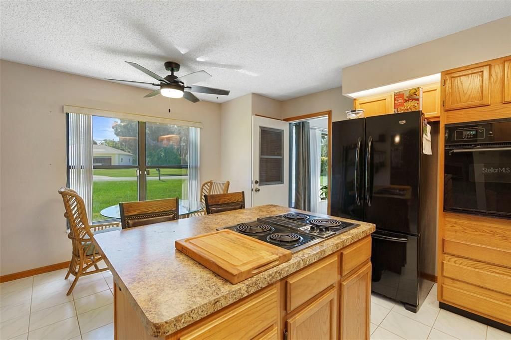 En Venta: $359,900 (3 camas, 3 baños, 1963 Pies cuadrados)