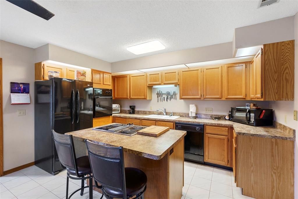 En Venta: $359,900 (3 camas, 3 baños, 1963 Pies cuadrados)