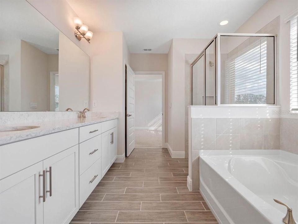 Active With Contract: $820,956 (5 beds, 4 baths, 2866 Square Feet)