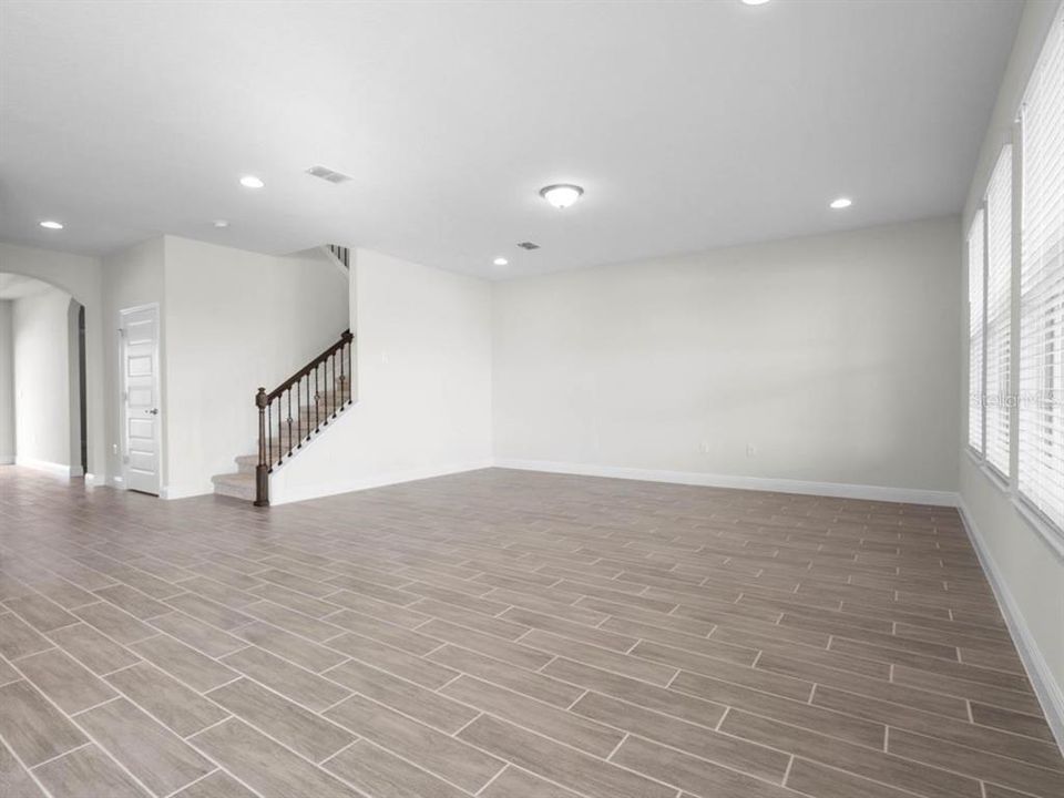 Active With Contract: $820,956 (5 beds, 4 baths, 2866 Square Feet)