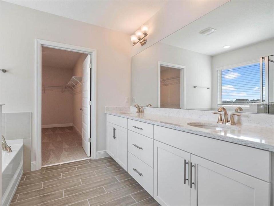 Active With Contract: $820,956 (5 beds, 4 baths, 2866 Square Feet)