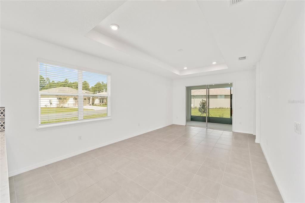 Под контрактом: $295,000 (2 спален, 2 ванн, 1467 Квадратных фут)