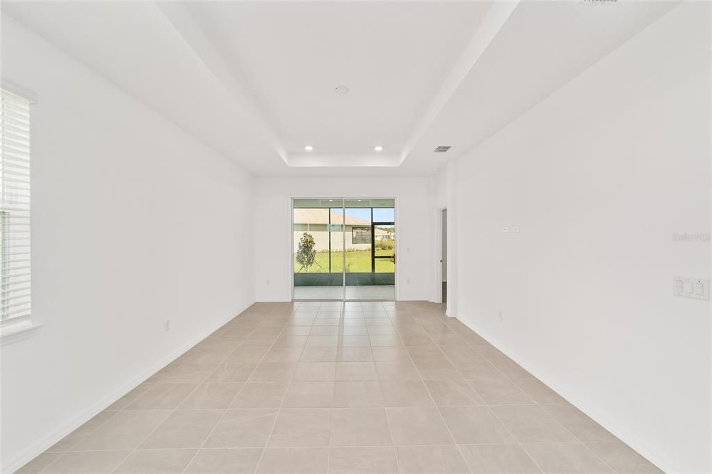 Под контрактом: $295,000 (2 спален, 2 ванн, 1467 Квадратных фут)