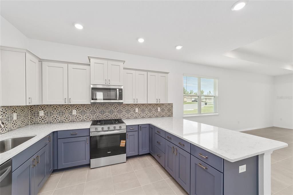 Под контрактом: $295,000 (2 спален, 2 ванн, 1467 Квадратных фут)