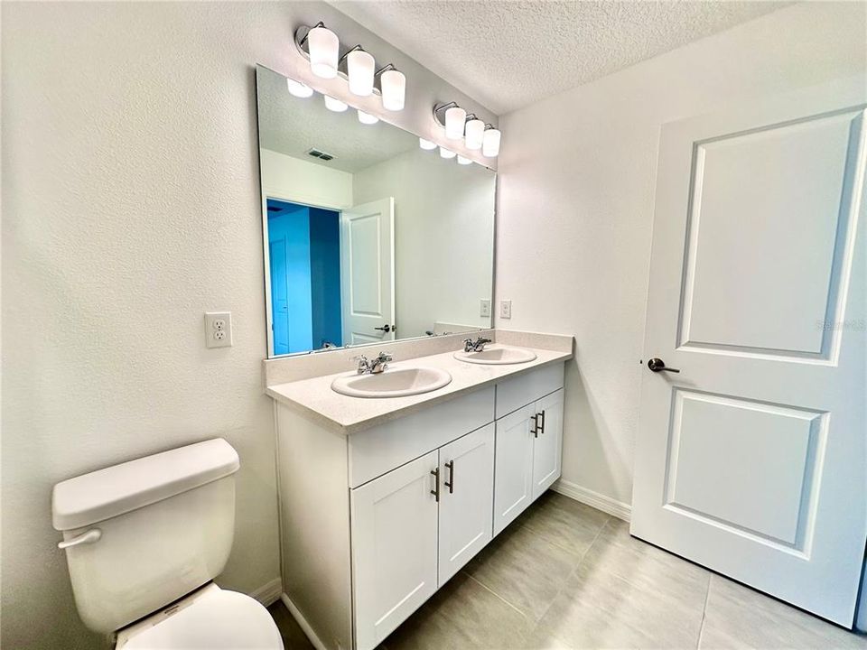 For Rent: $2,075 (3 beds, 2 baths, 1373 Square Feet)