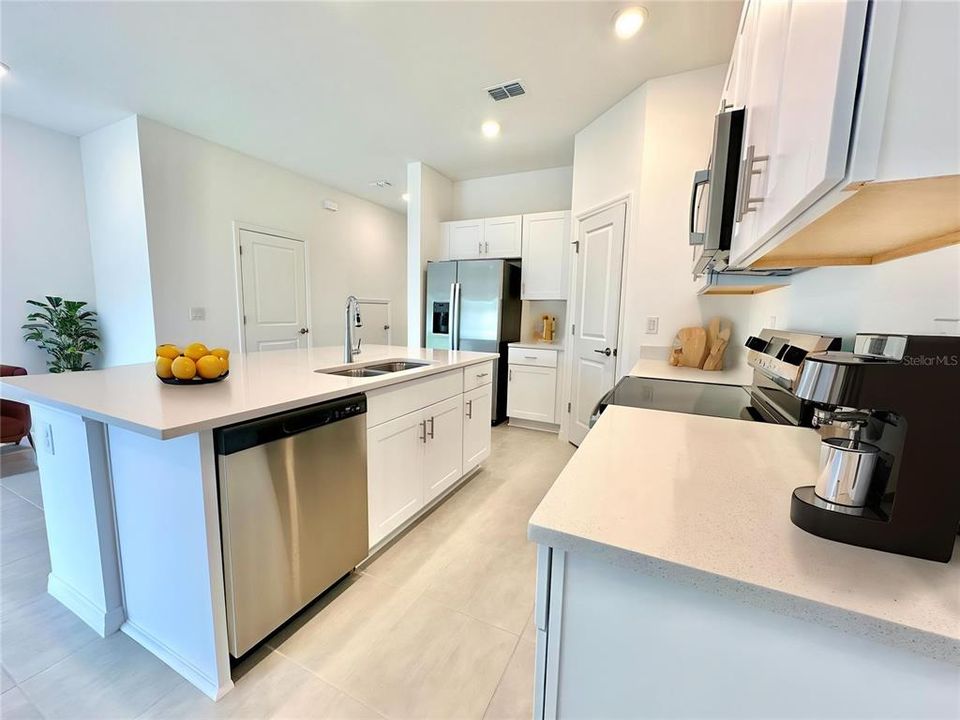 For Rent: $2,075 (3 beds, 2 baths, 1373 Square Feet)