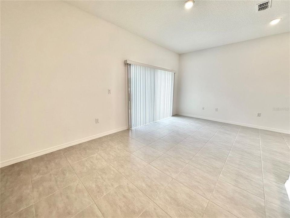 For Rent: $2,075 (3 beds, 2 baths, 1373 Square Feet)