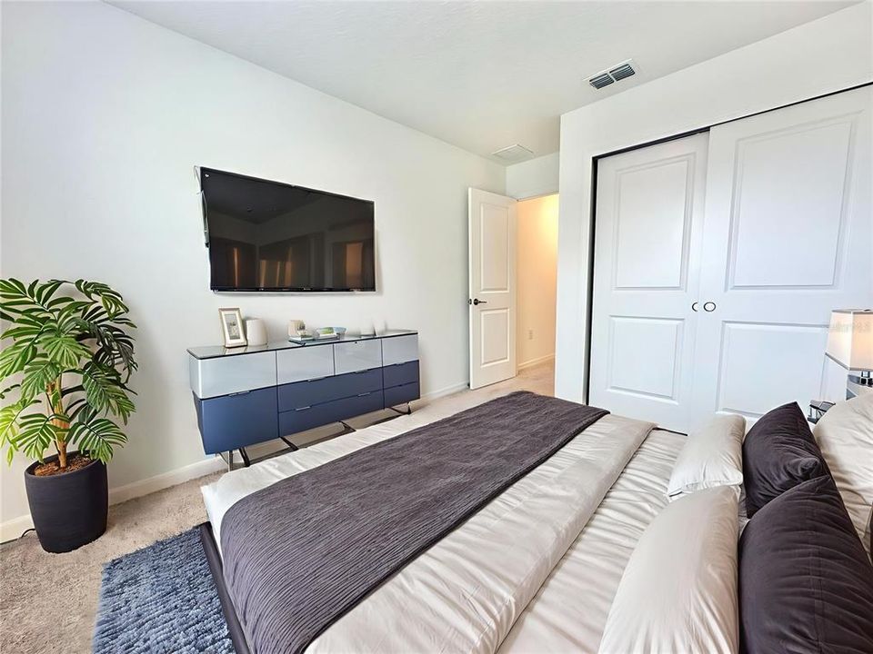 For Rent: $2,075 (3 beds, 2 baths, 1373 Square Feet)