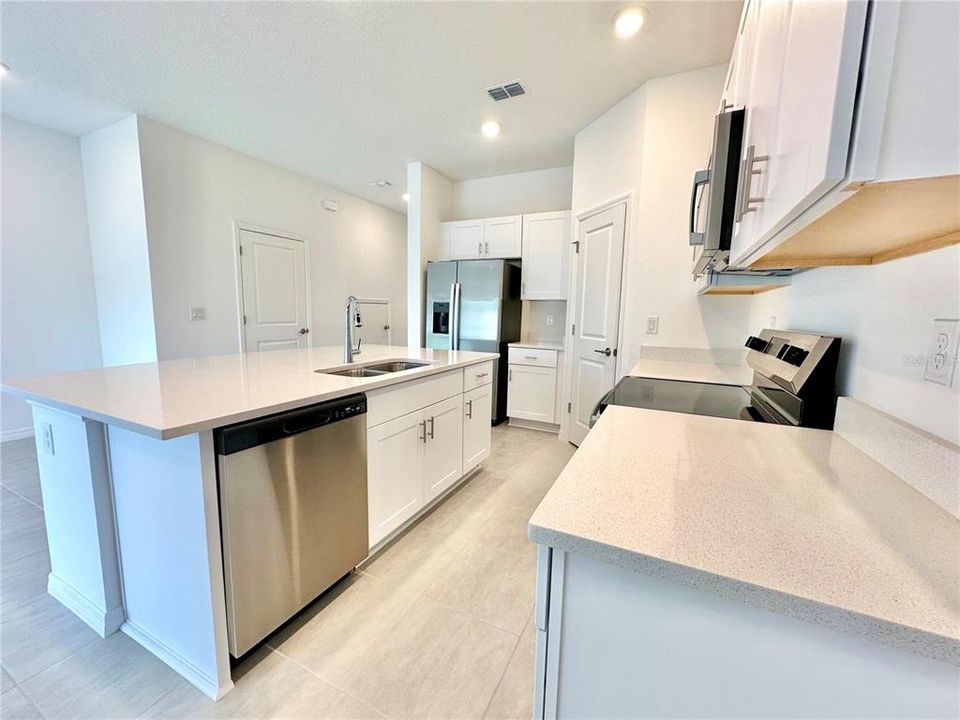 For Rent: $2,075 (3 beds, 2 baths, 1373 Square Feet)