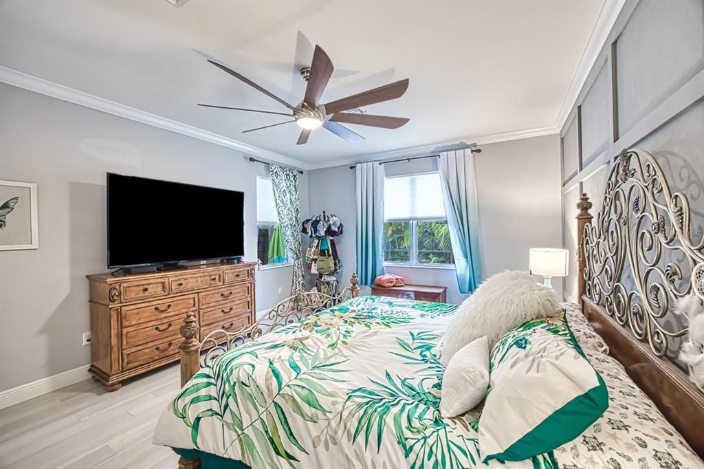 For Sale: $650,000 (3 beds, 2 baths, 2185 Square Feet)