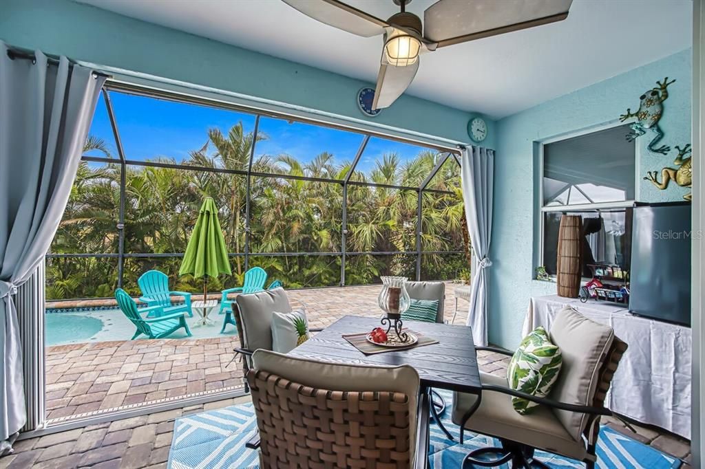 For Sale: $650,000 (3 beds, 2 baths, 2185 Square Feet)