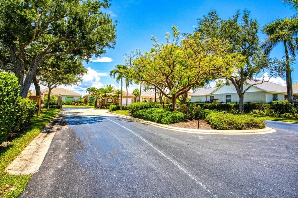 For Sale: $650,000 (3 beds, 2 baths, 2185 Square Feet)