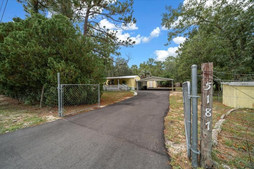 For Sale: $144,900 (2 beds, 1 baths, 784 Square Feet)