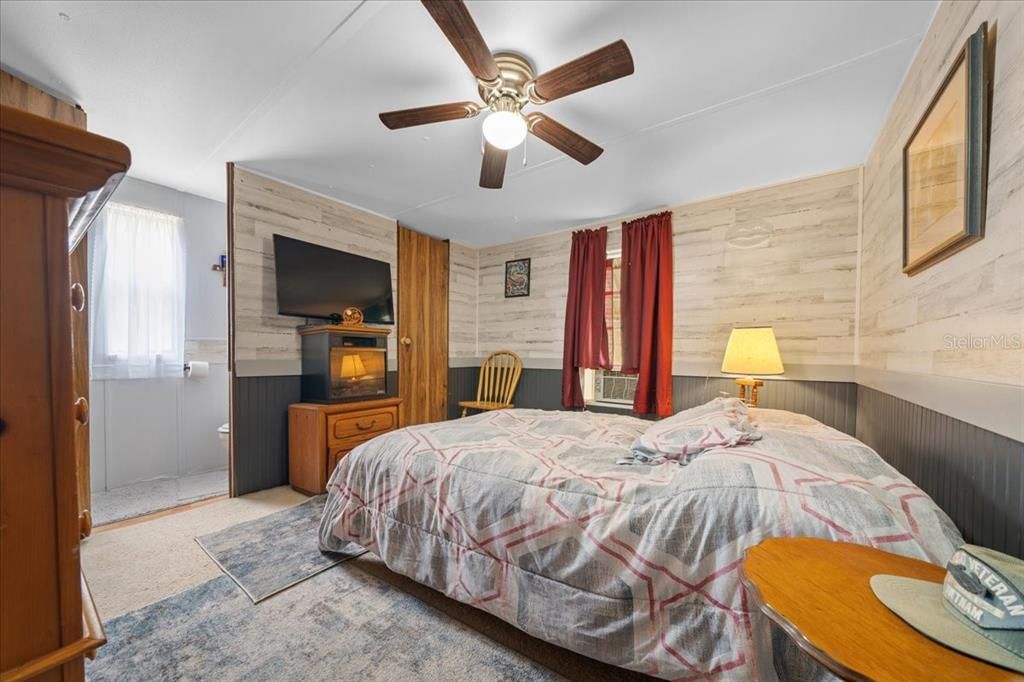 For Sale: $144,900 (2 beds, 1 baths, 784 Square Feet)