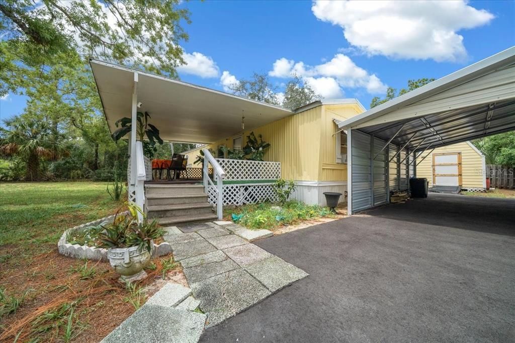 For Sale: $144,900 (2 beds, 1 baths, 784 Square Feet)