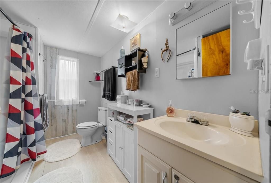 For Sale: $144,900 (2 beds, 1 baths, 784 Square Feet)