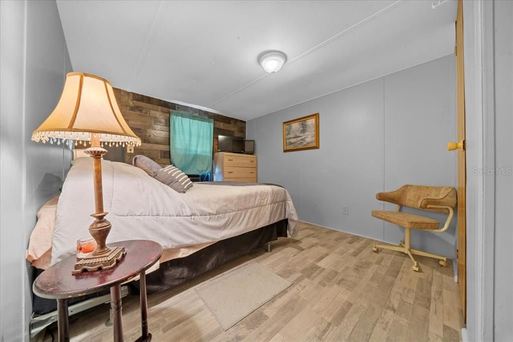 For Sale: $144,900 (2 beds, 1 baths, 784 Square Feet)