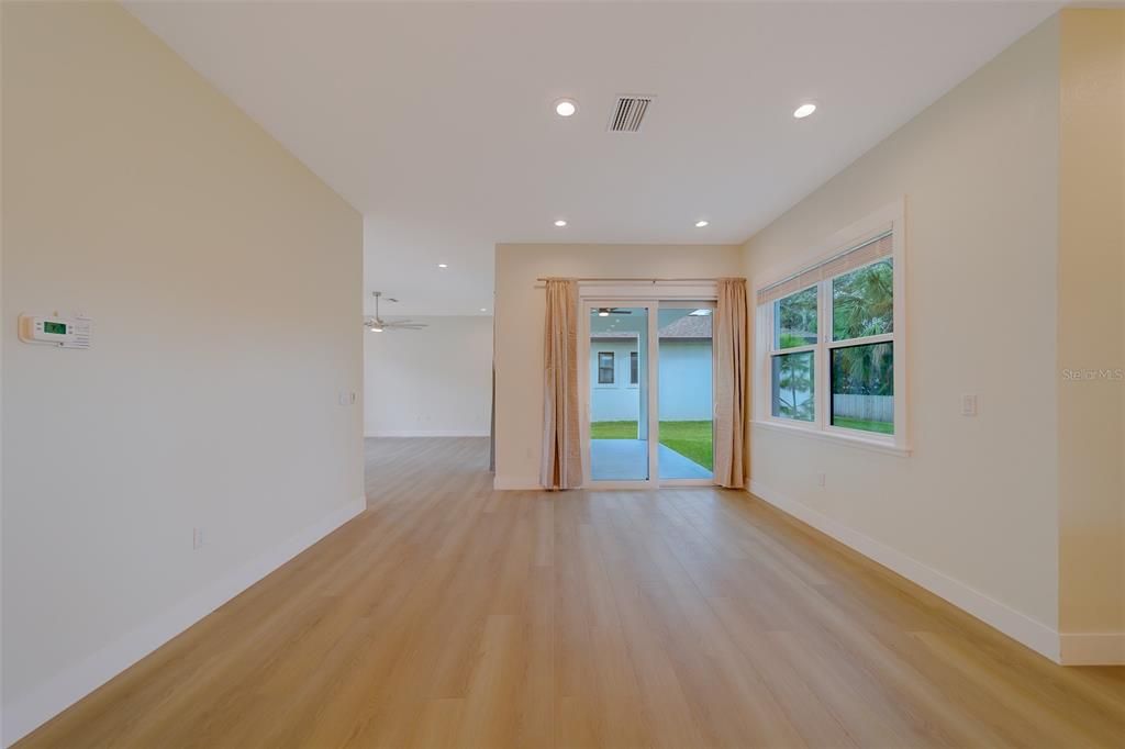 待售: $824,900 (4 贝兹, 2 浴室, 2197 平方英尺)