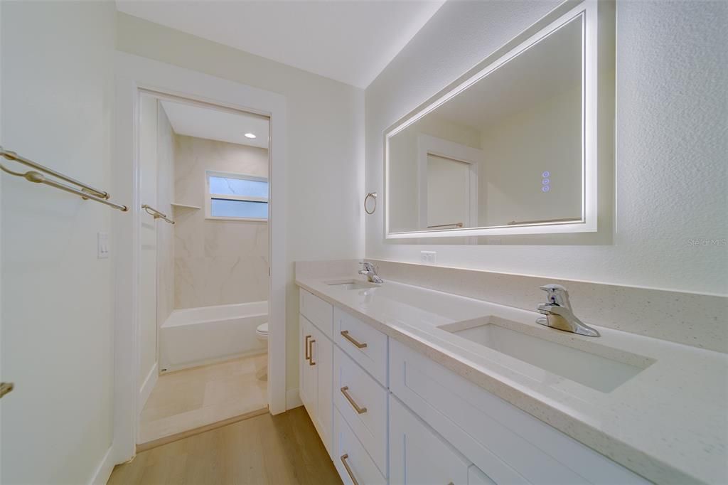 待售: $824,900 (4 贝兹, 2 浴室, 2197 平方英尺)