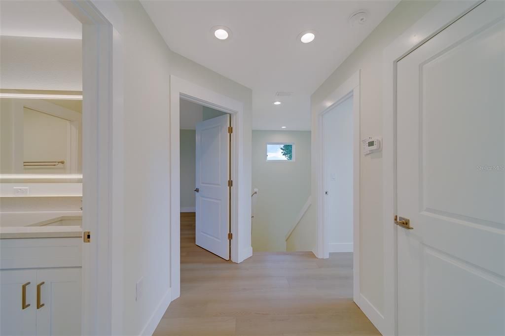 待售: $824,900 (4 贝兹, 2 浴室, 2197 平方英尺)