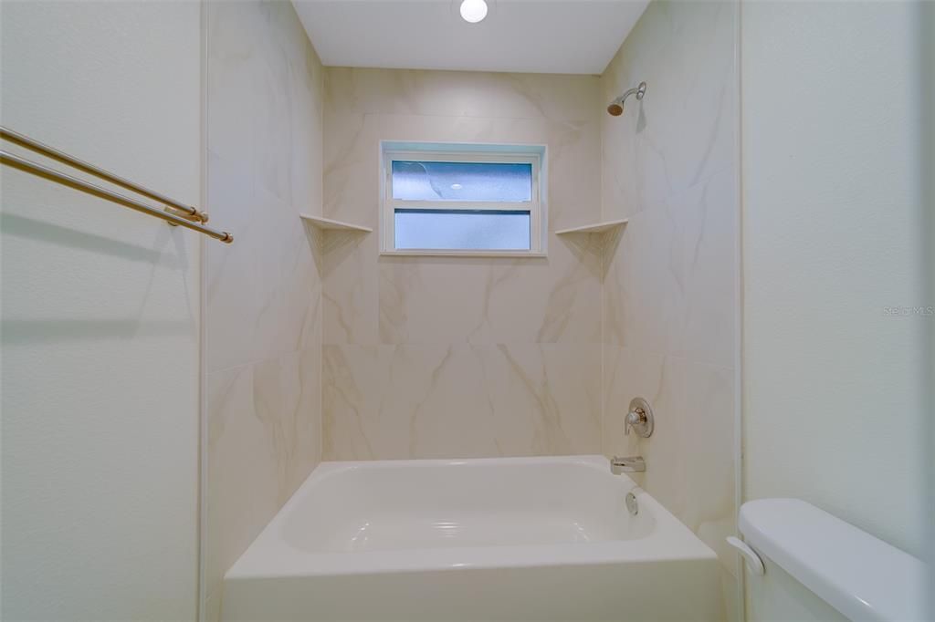 待售: $824,900 (4 贝兹, 2 浴室, 2197 平方英尺)