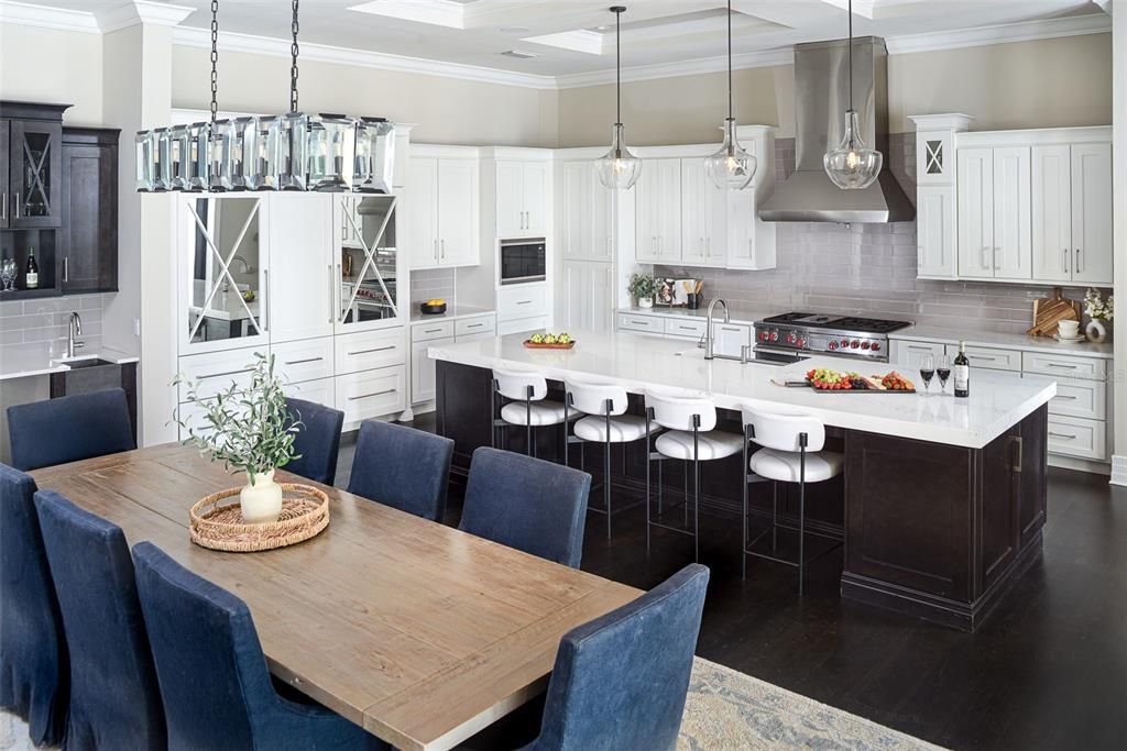 For Sale: $6,795,000 (5 beds, 5 baths, 7521 Square Feet)