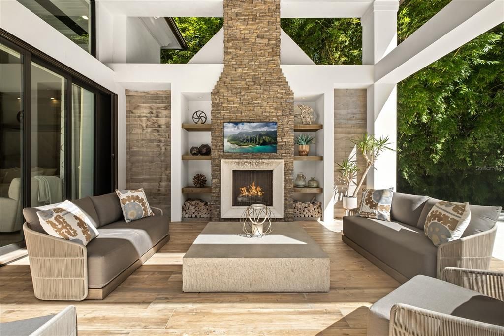 For Sale: $6,795,000 (5 beds, 5 baths, 7521 Square Feet)