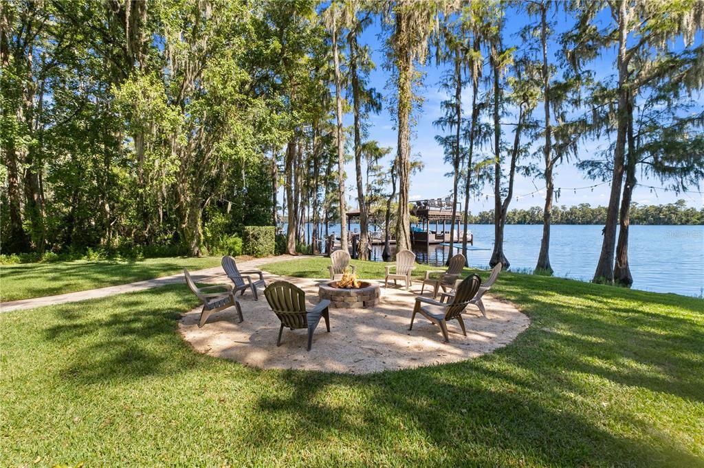 For Sale: $6,795,000 (5 beds, 5 baths, 7521 Square Feet)