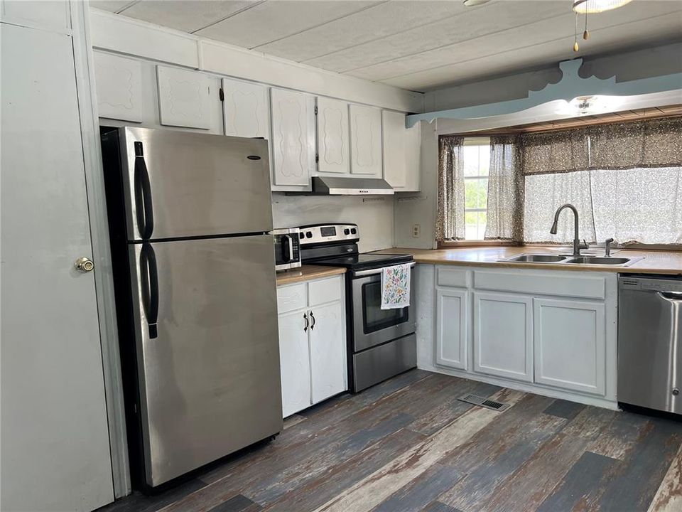 На продажу: $138,000 (2 спален, 1 ванн, 672 Квадратных фут)