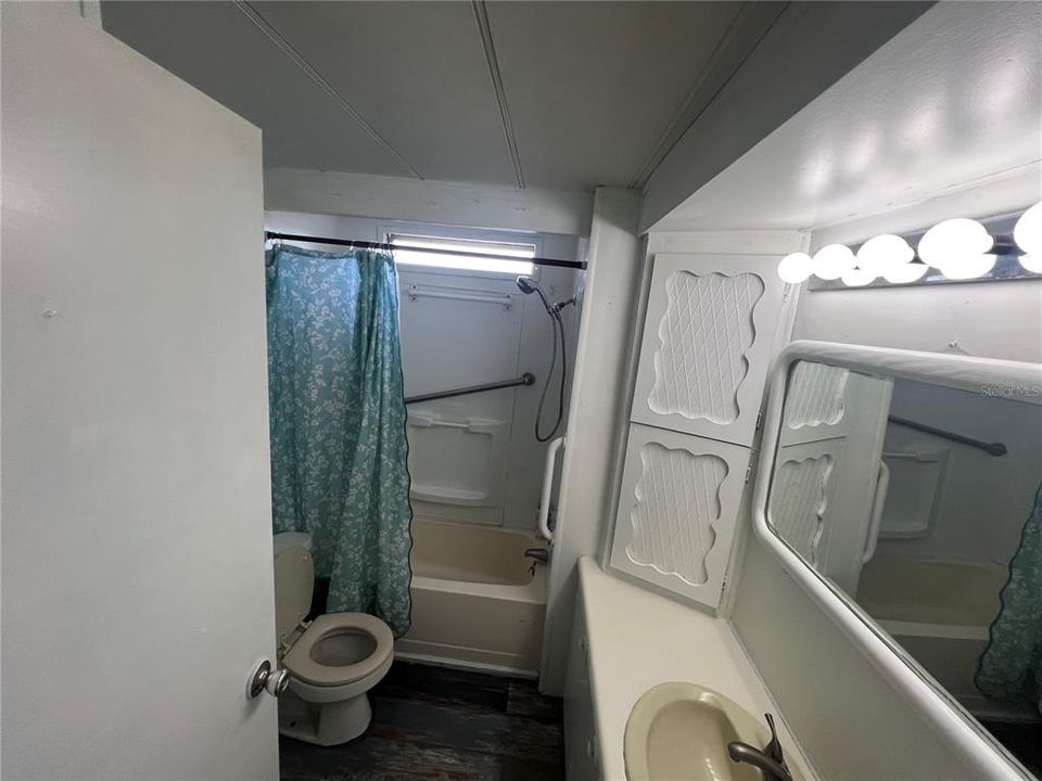 На продажу: $138,000 (2 спален, 1 ванн, 672 Квадратных фут)