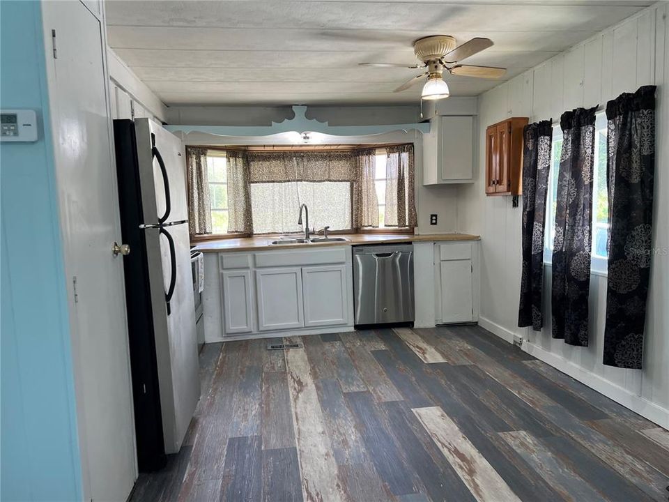 На продажу: $138,000 (2 спален, 1 ванн, 672 Квадратных фут)