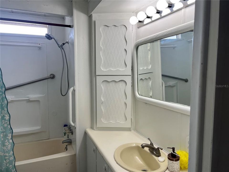 На продажу: $138,000 (2 спален, 1 ванн, 672 Квадратных фут)