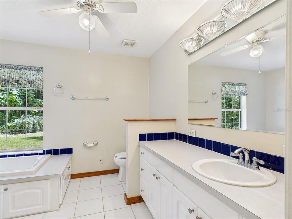 For Sale: $525,900 (3 beds, 2 baths, 1951 Square Feet)