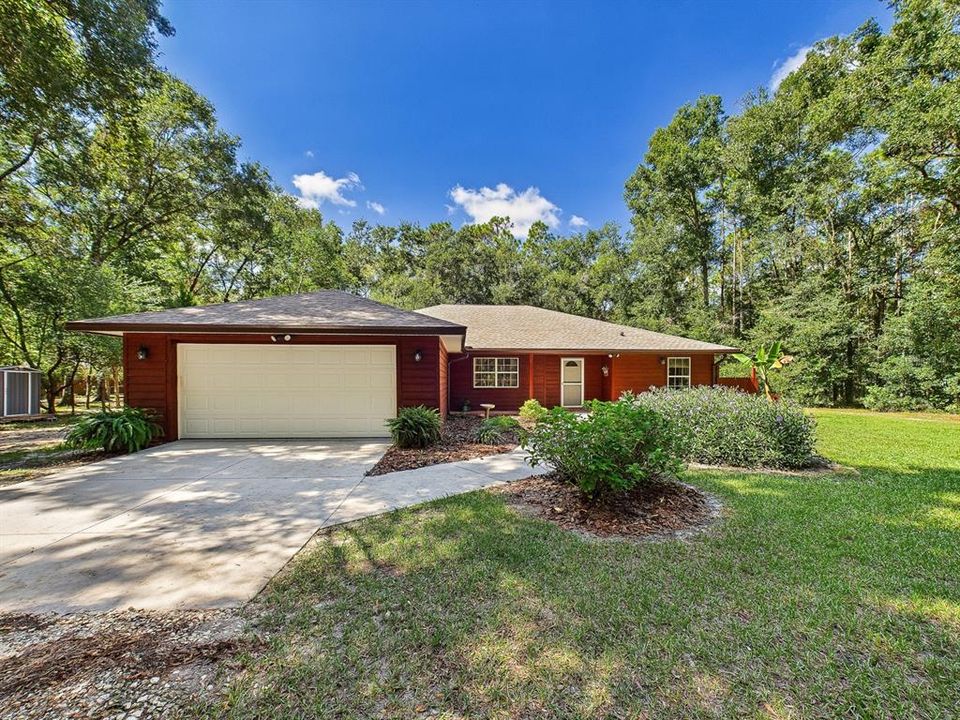 For Sale: $525,900 (3 beds, 2 baths, 1951 Square Feet)