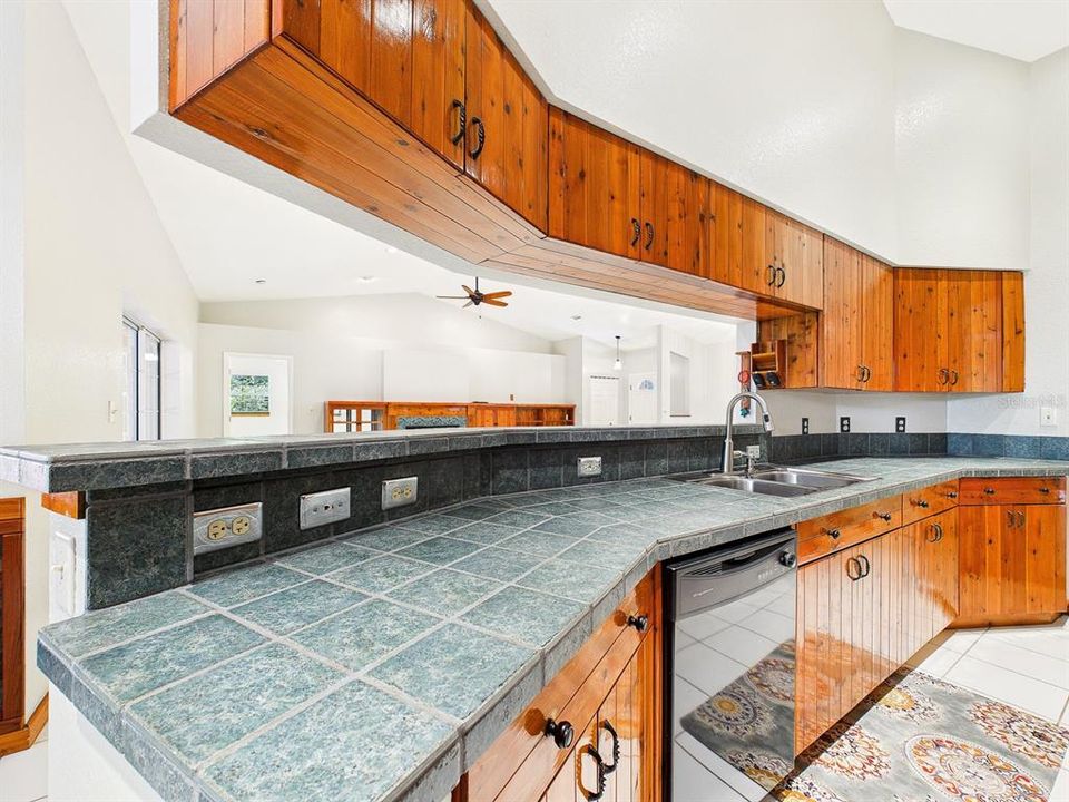 For Sale: $525,900 (3 beds, 2 baths, 1951 Square Feet)