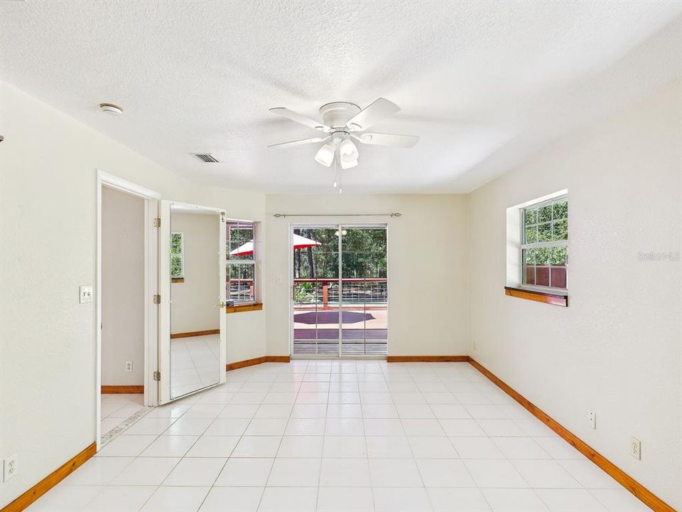 For Sale: $525,900 (3 beds, 2 baths, 1951 Square Feet)