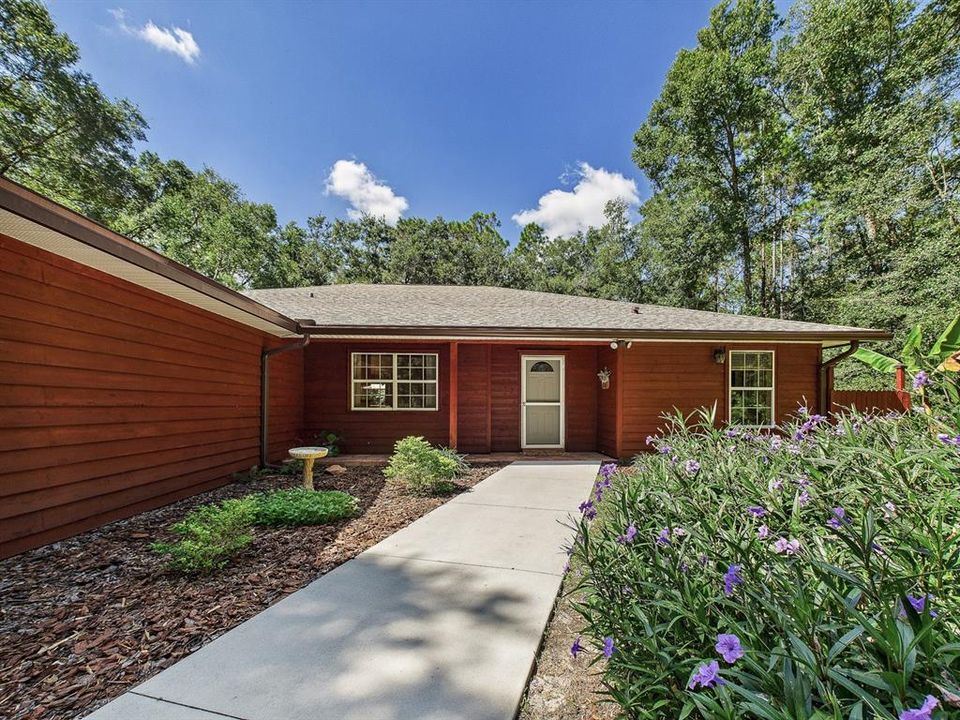 For Sale: $525,900 (3 beds, 2 baths, 1951 Square Feet)