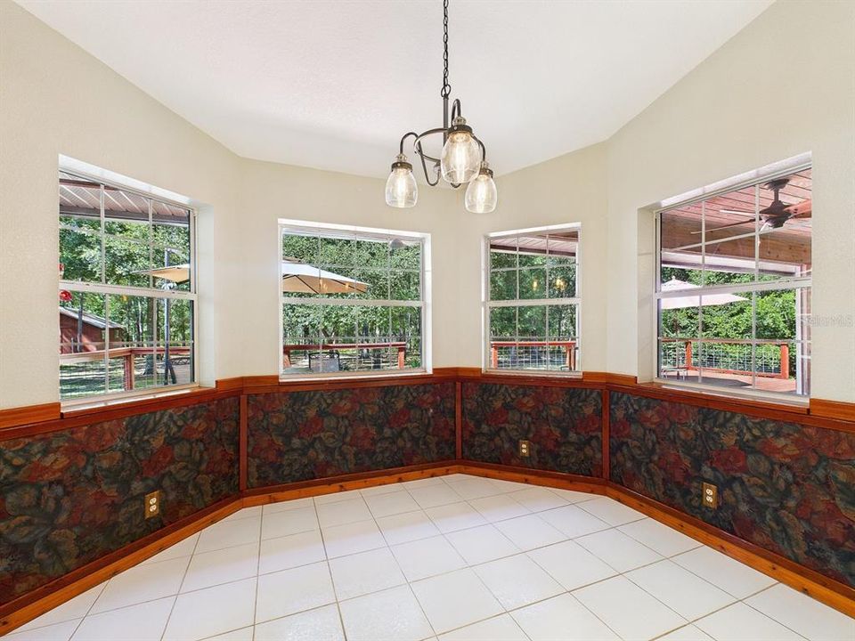 For Sale: $525,900 (3 beds, 2 baths, 1951 Square Feet)