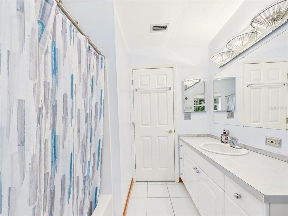 For Sale: $525,900 (3 beds, 2 baths, 1951 Square Feet)