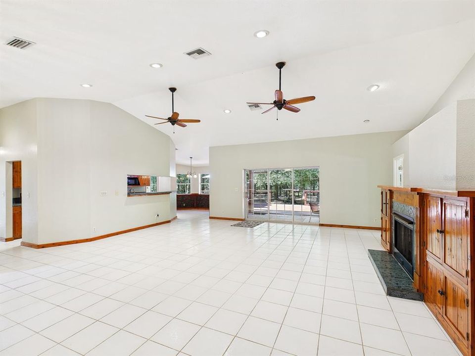 For Sale: $525,900 (3 beds, 2 baths, 1951 Square Feet)